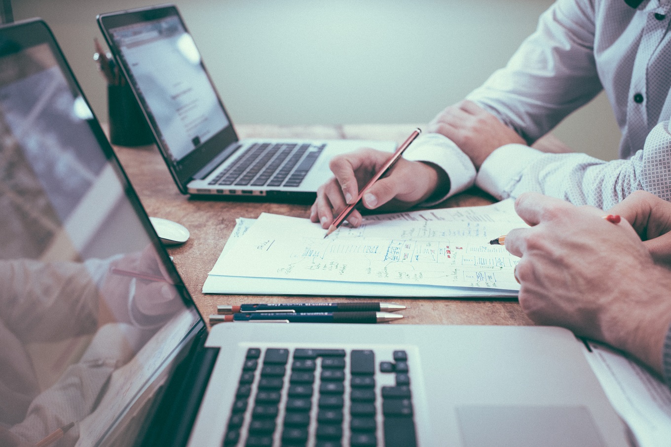 Affiliate Marketing vs MLM: How Do They Differ?